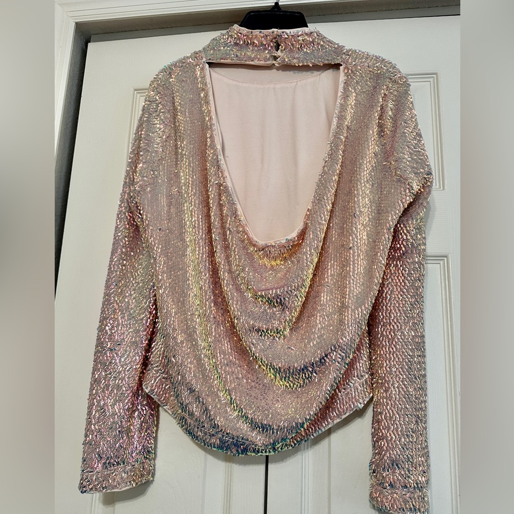 ✨ASTR Cute Sequin Top!